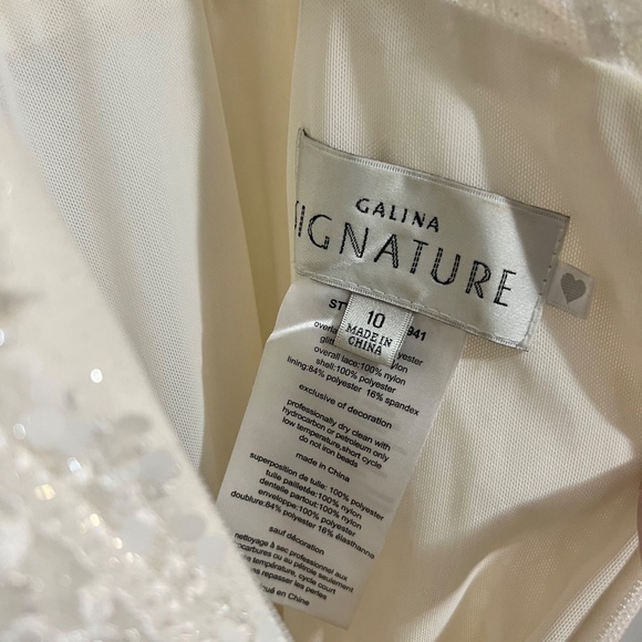 Galina Signature SWG941 trumpet wedding dress - Picture 9 of 12